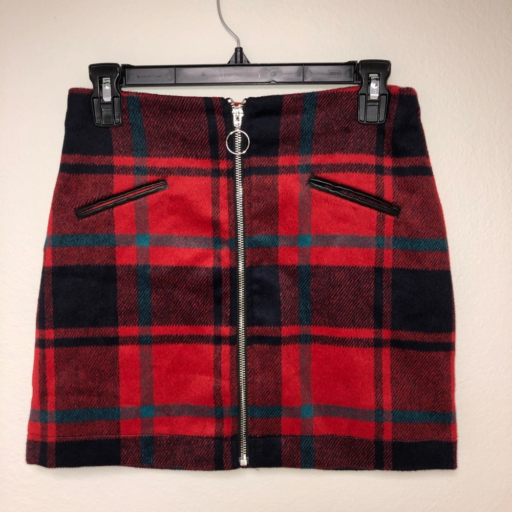 New With Tag Fashion On Earth Red Black & Green Checkered Zipper Front Skirt